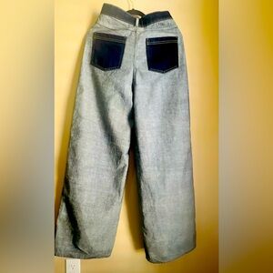 Zara jeans- size 4
Brand new never worn, without tags